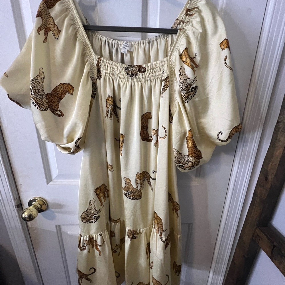entro Cream Leopard-Trim Off-Shoulder Tunic